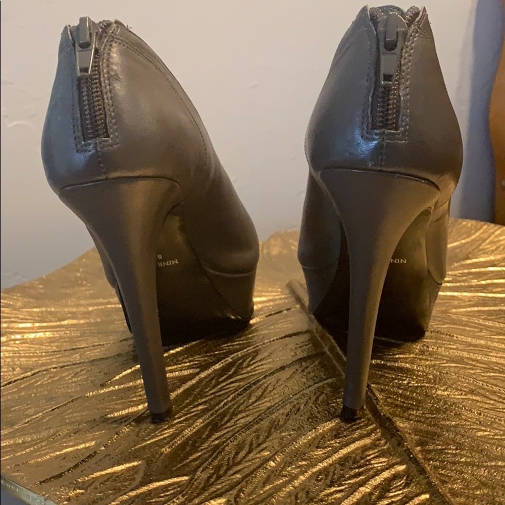 Heels - Picture 3 of 6